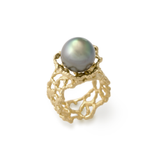Ring 18K gold  Tahitian black pearl